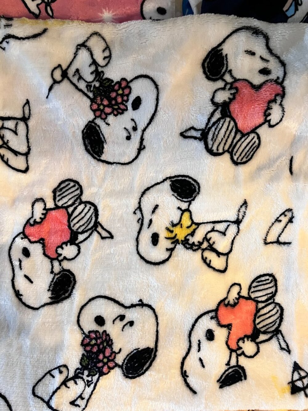 19 pc Snoopy scrap fabric - bundle 9 - Picture 3 of 15